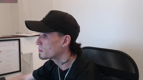 Snapshot of hell_boy66 chatting on March 2026 12:58:02 AM Eros online show from March 2026 12:58:02 AM