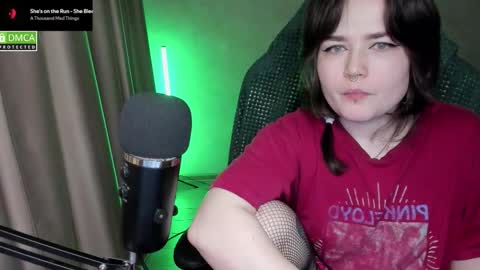 Snapshot of hell_hotline chatting on March 2026 08:26:01 PM Red online show from March 2026 08:26:01 PM