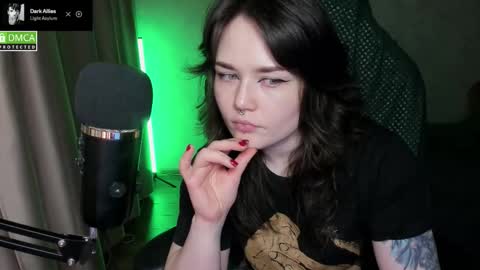 Snapshot of hell_hotline chatting on March 2026 08:43:01 PM Red online show from March 2026 08:43:01 PM