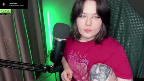Snapshot of hell_hotline chatting on April 2026 08:15:02 PM Red online show from April 2026 08:15:02 PM