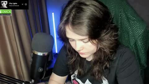 Snapshot of hell_hotline chatting on May 2026 09:20:02 PM Red online show from May 2026 09:20:02 PM