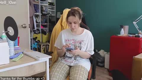 Snapshot of hell_l0ve chatting on March 2025 05:00:02 AM Anastasiia online show from March 2025 05:00:02 AM