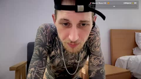 Snapshot of hellacozy chatting on April 2026 06:19:01 AM hellacozy online show from April 2026 06:19:01 AM