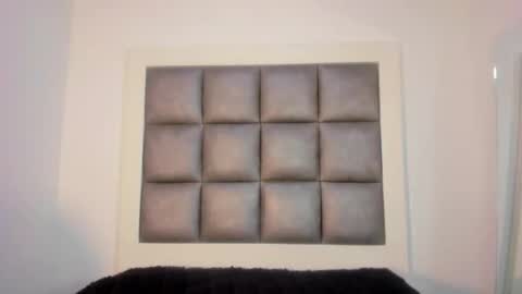 hellen__smith_ online show from September 2025 12:50:02 PM