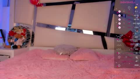 Snapshot of hellen__smith_ chatting on December 2025 01:23:01 AM hellen__smith_ online show from December 2025 01:23:01 AM