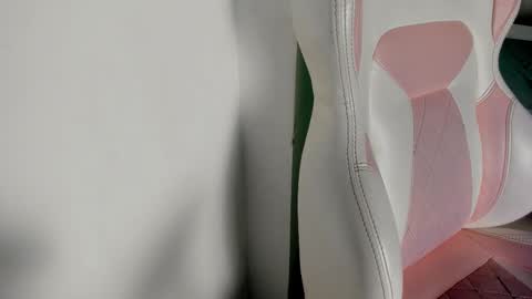 Snapshot of hellen__smith_ chatting on January 2026 04:27:01 AM hellen__smith_ online show from January 2026 04:27:01 AM