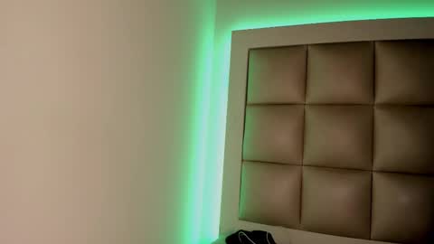 Snapshot of hellen__smith_ chatting on February 2026 07:51:01 AM hellen__smith_ online show from February 2026 07:51:01 AM