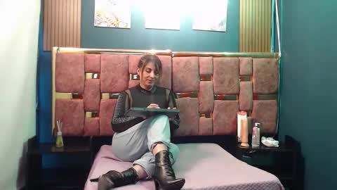 Hellen.  online show from April 2026 11:30:02 AM