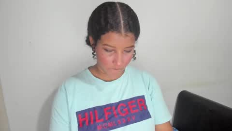 Snapshot of hellen_scot_ chatting on November 2025 12:05:02 AM hellen_scot_ online show from November 2025 12:05:02 AM