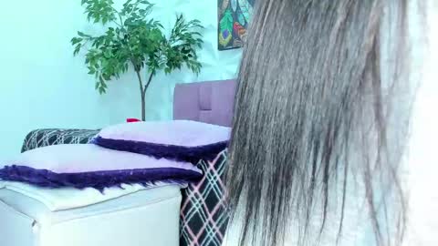 hellen     online show from February 2025 07:36:01 PM