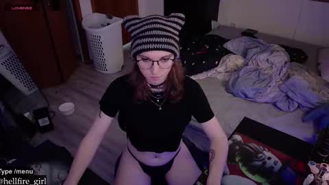 Snapshot of hellfire_girl chatting on March 2026 12:58:02 AM Hayley online show from March 2026 12:58:02 AM