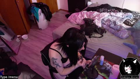 Snapshot of hellfire_girl chatting on April 2026 01:05:02 AM Hayley online show from April 2026 01:05:02 AM