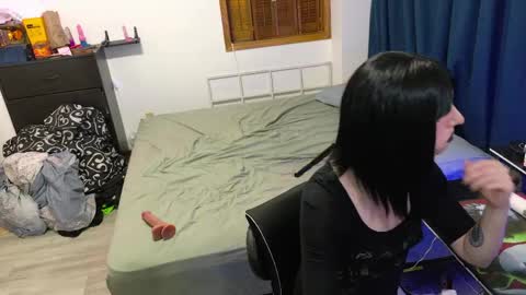 Snapshot of hellfire_girl chatting on May 2026 05:13:02 AM Hayley online show from May 2026 05:13:02 AM