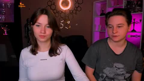 Helli online show from November 2025 08:51:01 PM