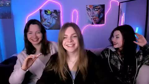 Helli online show from February 2026 08:18:01 PM