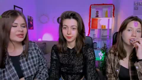 Snapshot of helli_belli chatting on March 2026 08:19:02 PM Helli online show from March 2026 08:19:02 PM