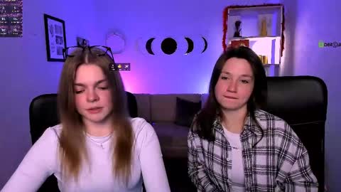 Snapshot of helli_belli chatting on April 2026 07:54:01 PM Helli online show from April 2026 07:54:01 PM