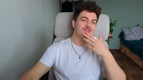 Snapshot of hellish_sugar chatting on March 2026 06:58:01 AM Remy online show from March 2026 06:58:01 AM