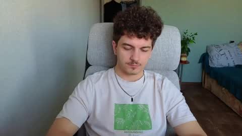 Snapshot of hellish_sugar chatting on April 2026 04:32:02 AM Remy online show from April 2026 04:32:02 AM