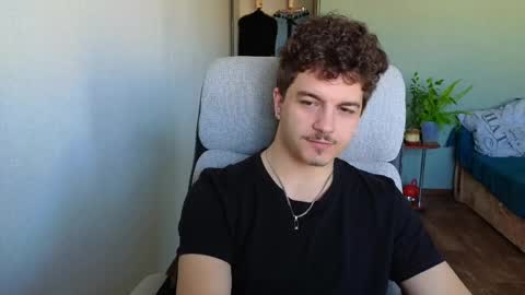 Snapshot of hellish_sugar chatting on April 2026 04:57:01 AM Remy online show from April 2026 04:57:01 AM