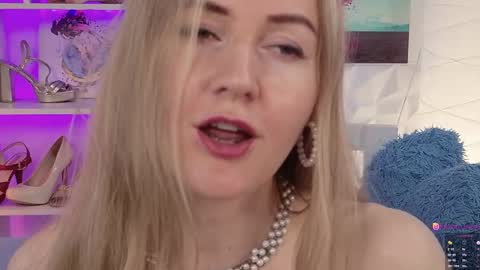 Alisia  Monday to Friday from 10 am to 4 pm GMT 2 online show from February 2025 11:12:02 AM