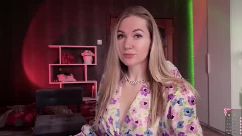 Alisia  Monday to Friday from 10 am to 4 pm GMT 2 online show from November 2025 08:16:02 AM