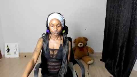 Snapshot of hellotitty_ chatting on March 2025 02:04:01 AM Sandy online show from March 2025 02:04:01 AM