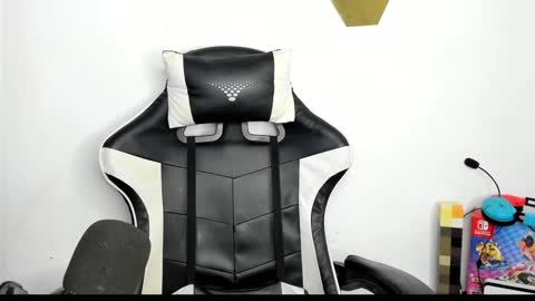 heluehorny13 online show from December 2024 05:42:01 AM