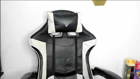 heluehorny13 online show from December 2024 07:50:01 AM