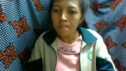 Snapshot of henitsaldy chatting on July 2026 09:45:01 AM henitsaldy online show from July 2026 09:45:01 AM