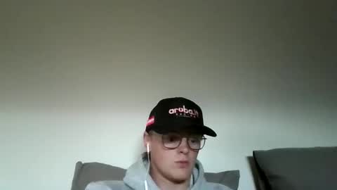 Snapshot of henrietje chatting on May 2026 07:09:01 PM henrietje online show from May 2026 07:09:01 PM