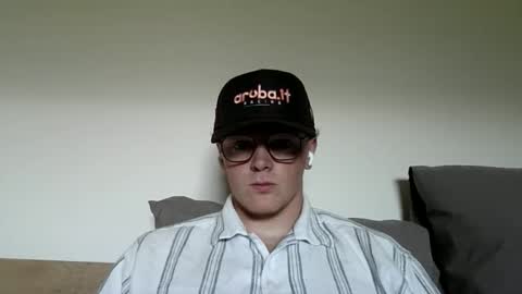 Snapshot of henrietje chatting on May 2026 01:27:01 PM henrietje online show from May 2026 01:27:01 PM