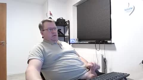 henrikrp1971 online show from March 2025 09:26:02 PM