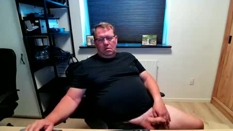 Snapshot of henrikrp1971 chatting on June 2026 07:27:02 PM henrikrp1971 online show from June 2026 07:27:02 PM