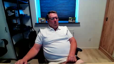 Snapshot of henrikrp1971 chatting on July 2026 12:42:02 PM henrikrp1971 online show from July 2026 12:42:02 PM