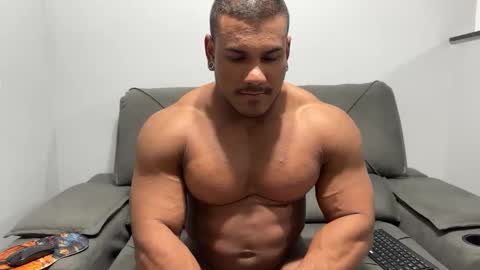 Snapshot of henrimusclee chatting on March 2025 12:15:01 AM Henri online show from March 2025 12:15:01 AM