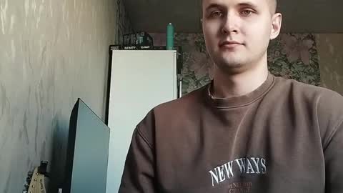 Snapshot of henryshadow_ chatting on April 2026 11:03:02 AM Henry online show from April 2026 11:03:02 AM