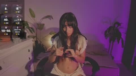 Hello I am Valentina independent Colombian model I love sensuality and pleasure welcome online show from October 2025 05:35:02 AM