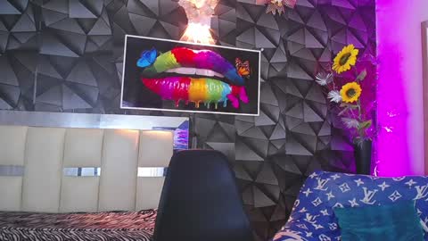 Snapshot of hera_divine chatting on January 2025 07:49:02 PM HERA online show from January 2025 07:49:02 PM