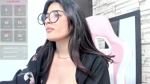 Snapshot of hera_elis chatting on January 2025 10:56:01 PM hera_elis online show from January 2025 10:56:01 PM