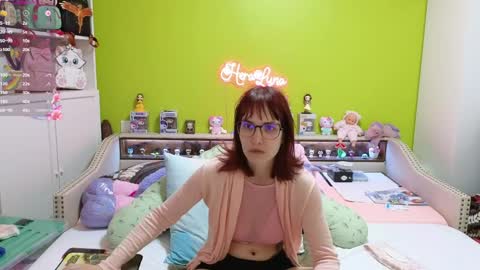 Snapshot of heraluna_ chatting on April 2026 07:47:02 PM HeraLuna online show from April 2026 07:47:02 PM