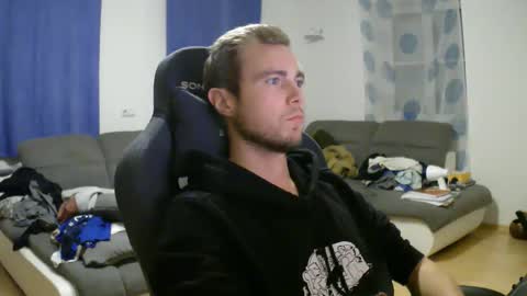 John Pearl online show from November 2025 08:18:02 PM