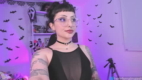 Snapshot of herinfernalmajesty chatting on January 2025 03:18:01 AM Marie online show from January 2025 03:18:01 AM