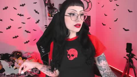 Snapshot of herinfernalmajesty chatting on March 2026 12:37:02 AM Marie online show from March 2026 12:37:02 AM