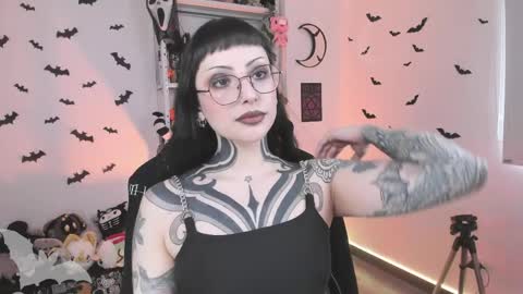 Snapshot of herinfernalmajesty chatting on April 2026 05:13:02 PM Marie online show from April 2026 05:13:02 PM