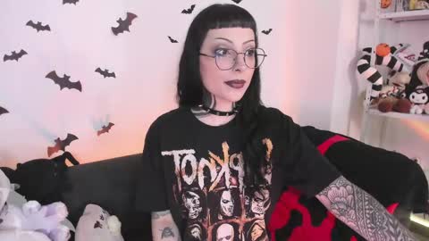 Snapshot of herinfernalmajesty chatting on April 2026 04:45:02 PM Marie online show from April 2026 04:45:02 PM