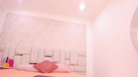 Snapshot of hermione_brown chatting on April 2026 04:48:02 PM hermione_brown online show from April 2026 04:48:02 PM