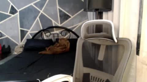 Snapshot of herrafoxx chatting on November 2025 12:09:02 AM Davey online show from November 2025 12:09:02 AM