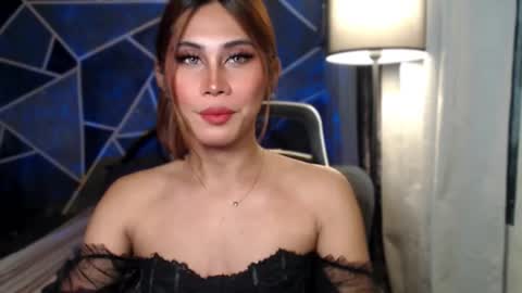 Snapshot of herrafoxx chatting on November 2025 10:45:01 PM Davey online show from November 2025 10:45:01 PM