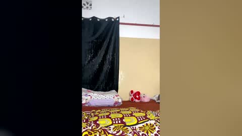 Snapshot of herslatt chatting on April 2026 11:43:02 PM herslatt online show from April 2026 11:43:02 PM